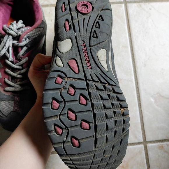 Merrell hiking shoes - Picture 3 of 4